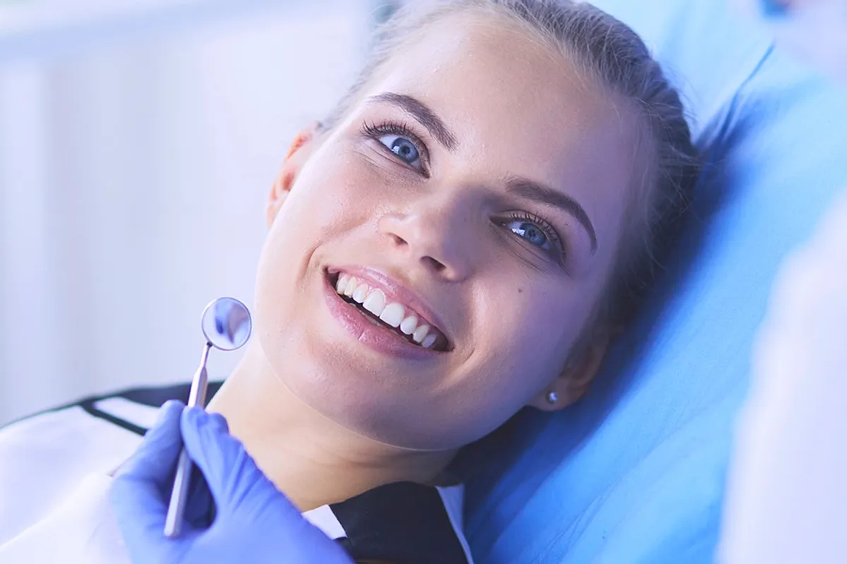 E-max porcelain crown before and after results at Işın Dental Clinic Antalya